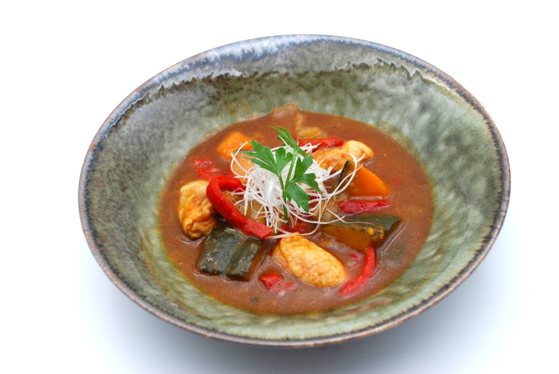 器に盛りつけたスープカレー